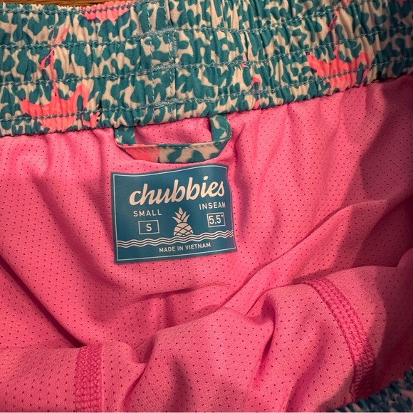 Chubbies men’s swimsuit small blue pink flamingo 5.5 inseam swim trunks - Picture 3 of 5